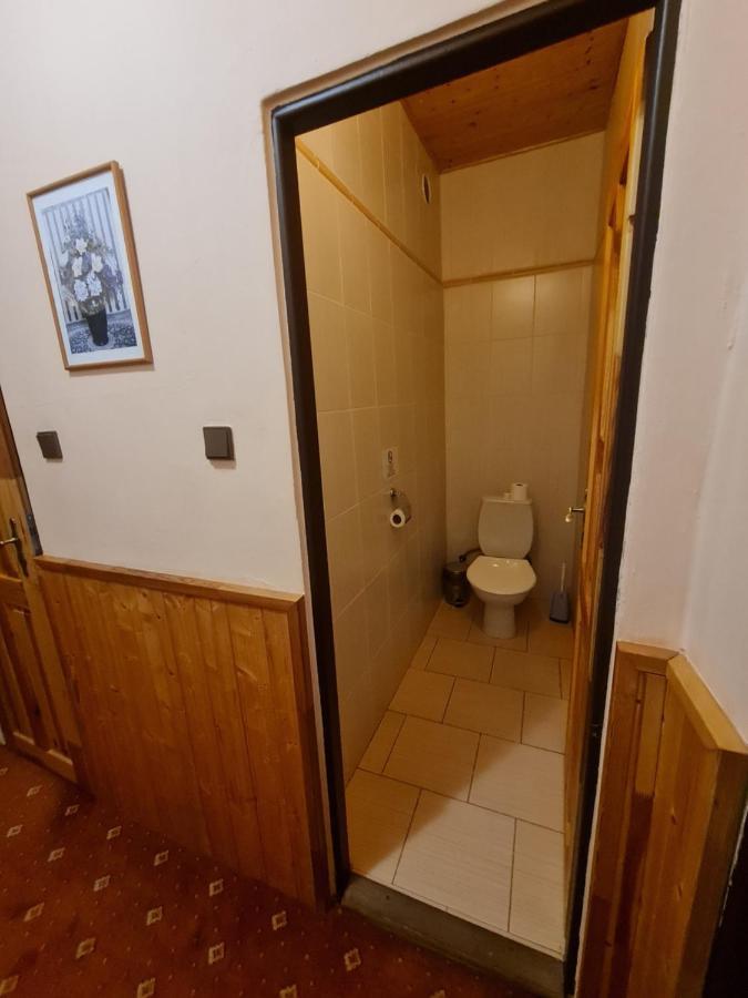 מוסט Garni Hotel Asas*** מראה חיצוני תמונה