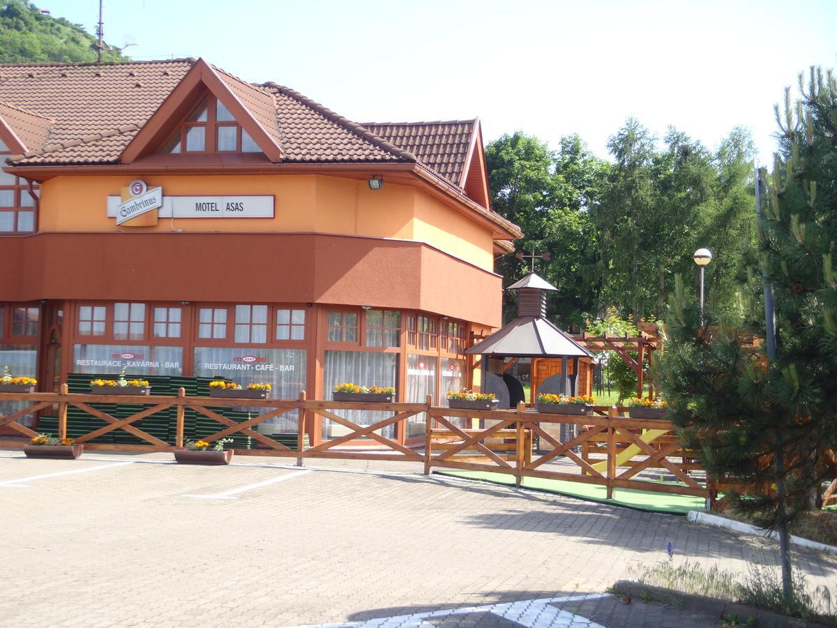 מוסט Garni Hotel Asas*** מראה חיצוני תמונה