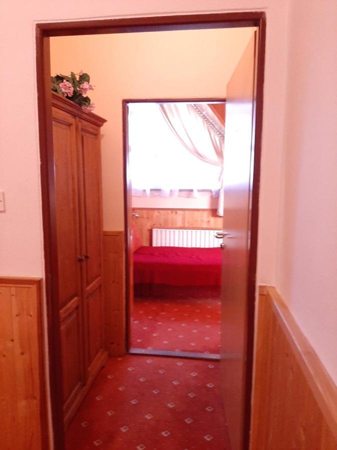 מוסט Garni Hotel Asas*** מראה חיצוני תמונה