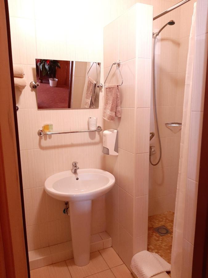 מוסט Garni Hotel Asas*** מראה חיצוני תמונה
