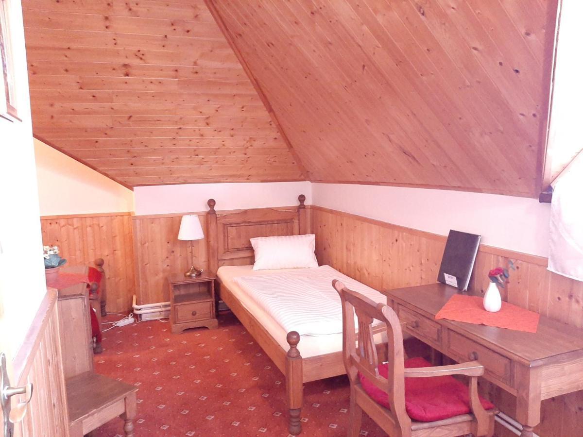 מוסט Garni Hotel Asas*** מראה חיצוני תמונה