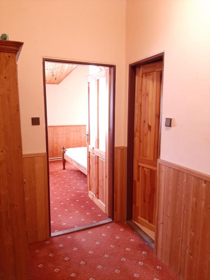 מוסט Garni Hotel Asas*** מראה חיצוני תמונה