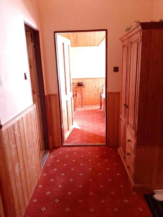 מוסט Garni Hotel Asas*** מראה חיצוני תמונה