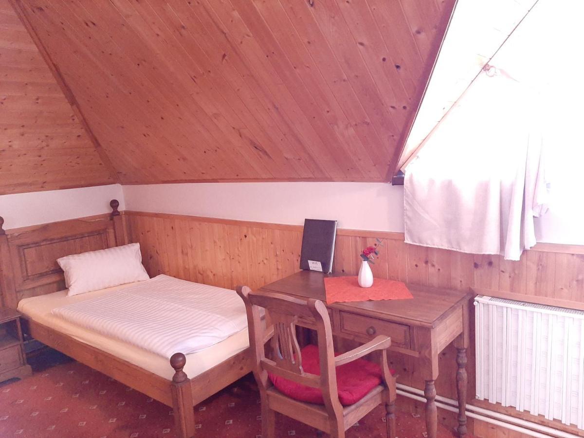 מוסט Garni Hotel Asas*** מראה חיצוני תמונה