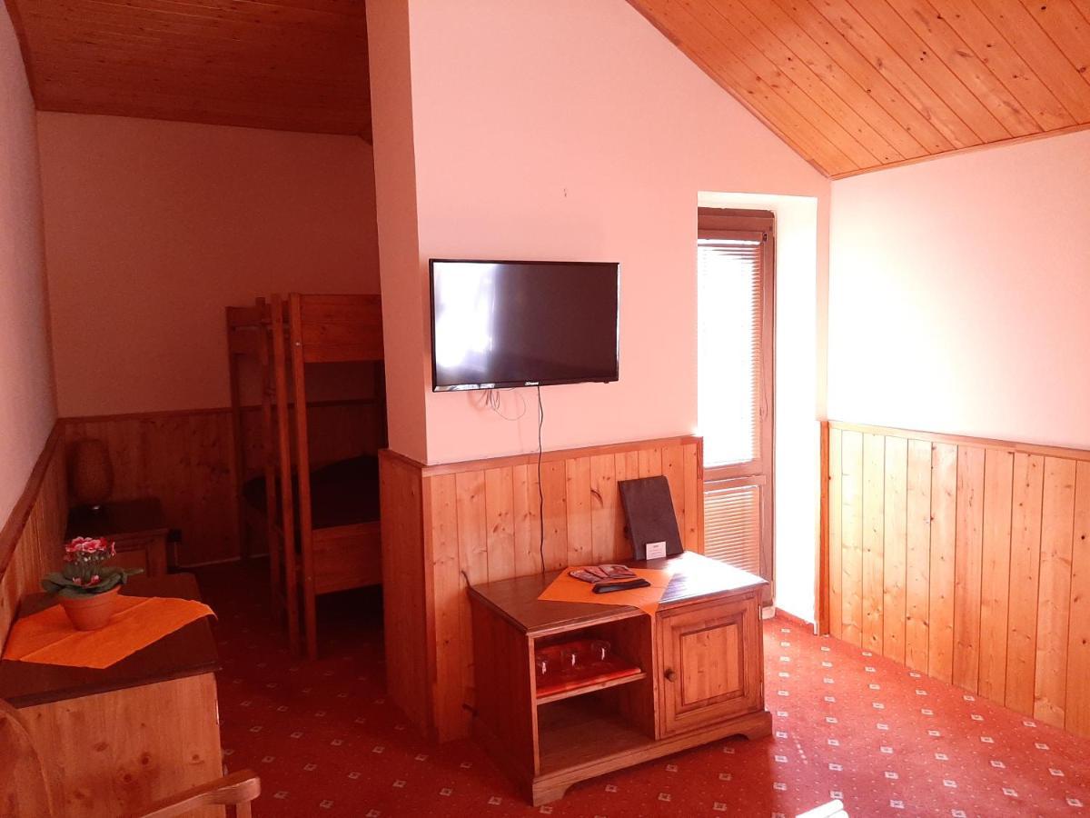 מוסט Garni Hotel Asas*** מראה חיצוני תמונה