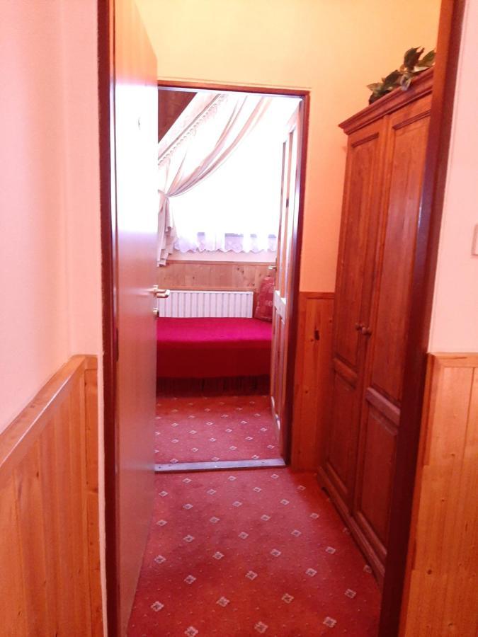 מוסט Garni Hotel Asas*** מראה חיצוני תמונה
